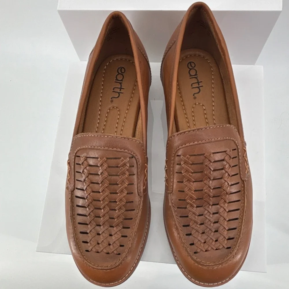 Earth Etelona Elona Round Toe Loafer Flat Women 7.5W Woven Leather Medium Brown